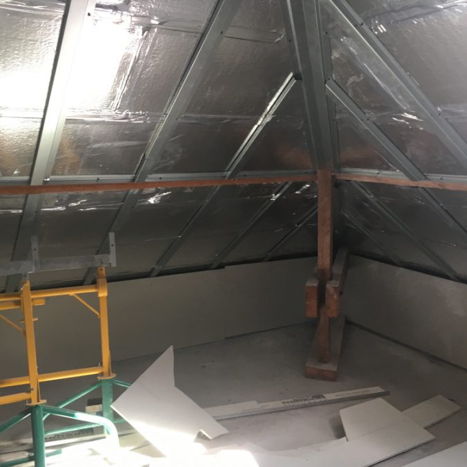 ISOALTION SOUS TOITURE AVEC RAILLAGE POUR HABILLAGE LAMBRI BOIS OU PVC 3 675X675 | Balbimax Isolation sous toiture Belfort 3