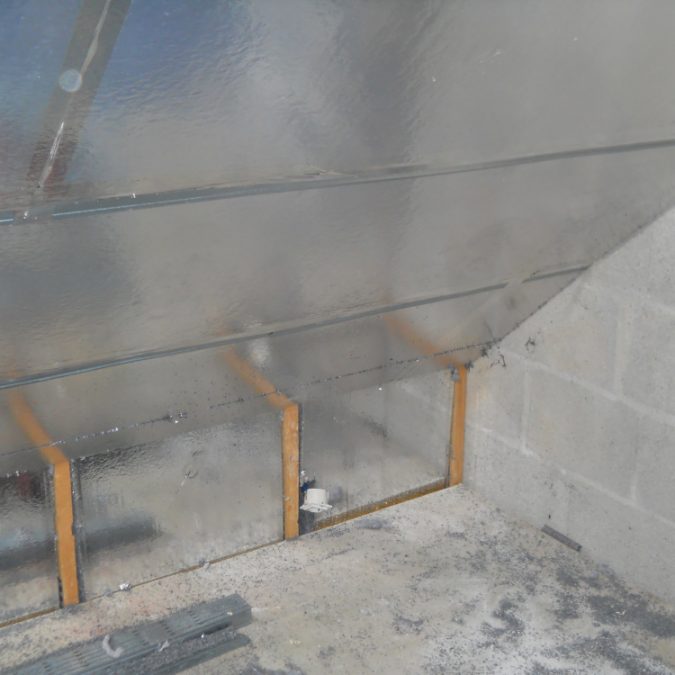 ISOLATION SOUS TOITURE AVEC RAIL DE FINITION 13 675X675 | Balbimax Isolation sous toiture Pontarlier 37