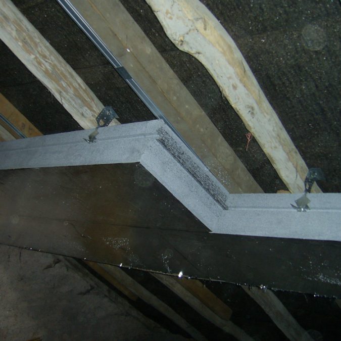 ISOLATION SOUS TOITURE AVEC RATTRAPGE DE NIVEAU DE LA CHARPENTE 2 675X675 | Balbimax Isolation sous toiture Montbéliard 48