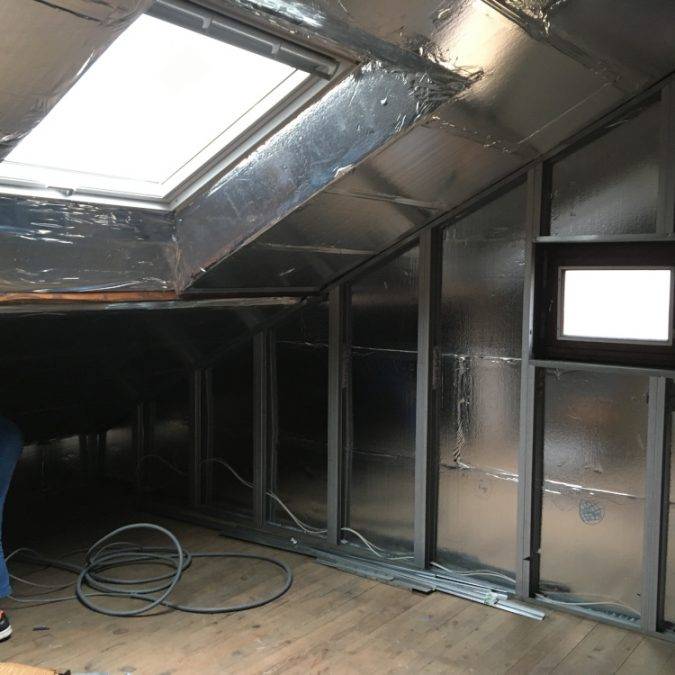 ISOLATION SOUS TOITURE AVEC RAIL DE FINITION 6 675X675 | Balbimax Isolation sous toiture Saint-Louis 31